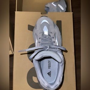 Hospital blue Yeezy 5.5y